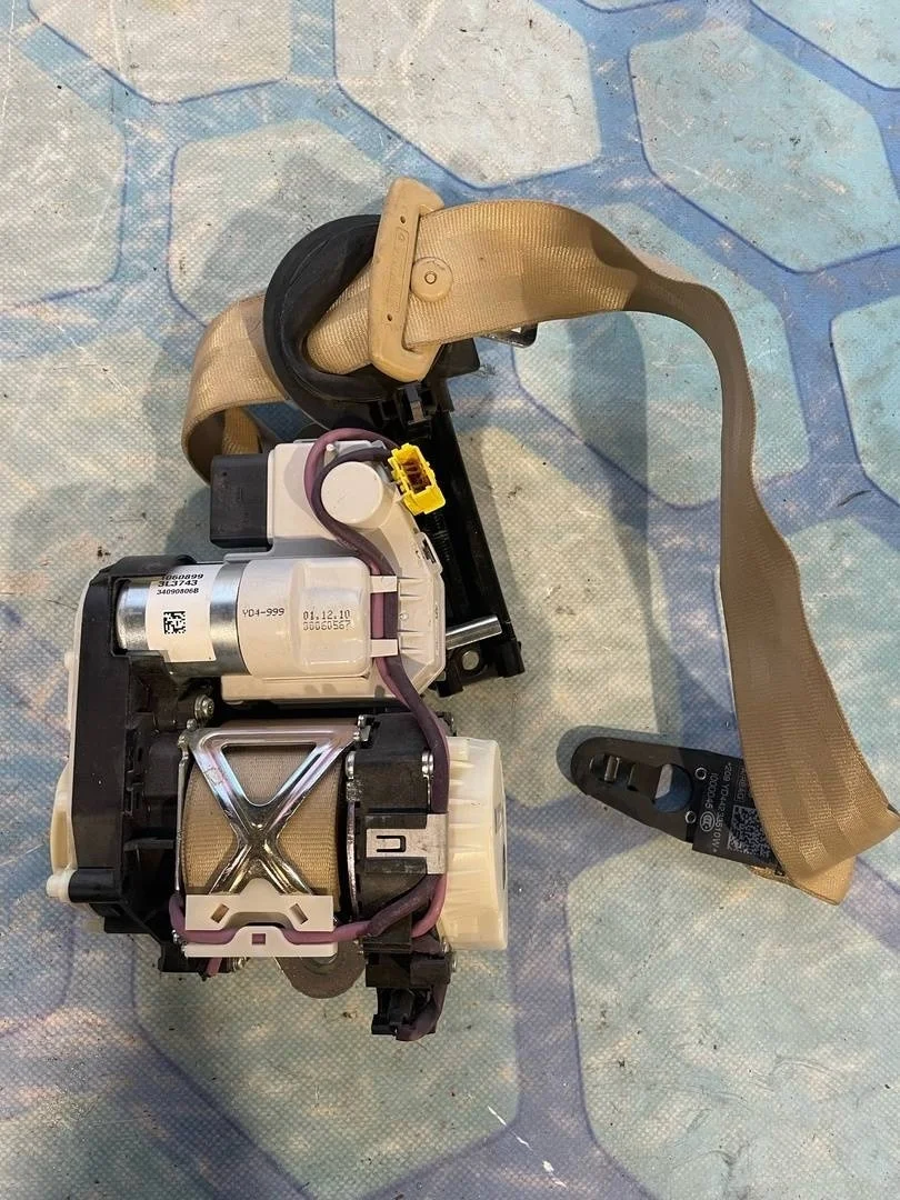 Ремень безопасности передний левый Audi A8 2011 4H