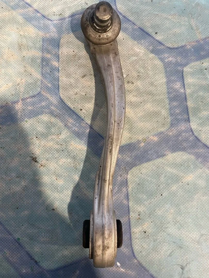 Рычаг передний верхний левый Audi A8 2011 4H