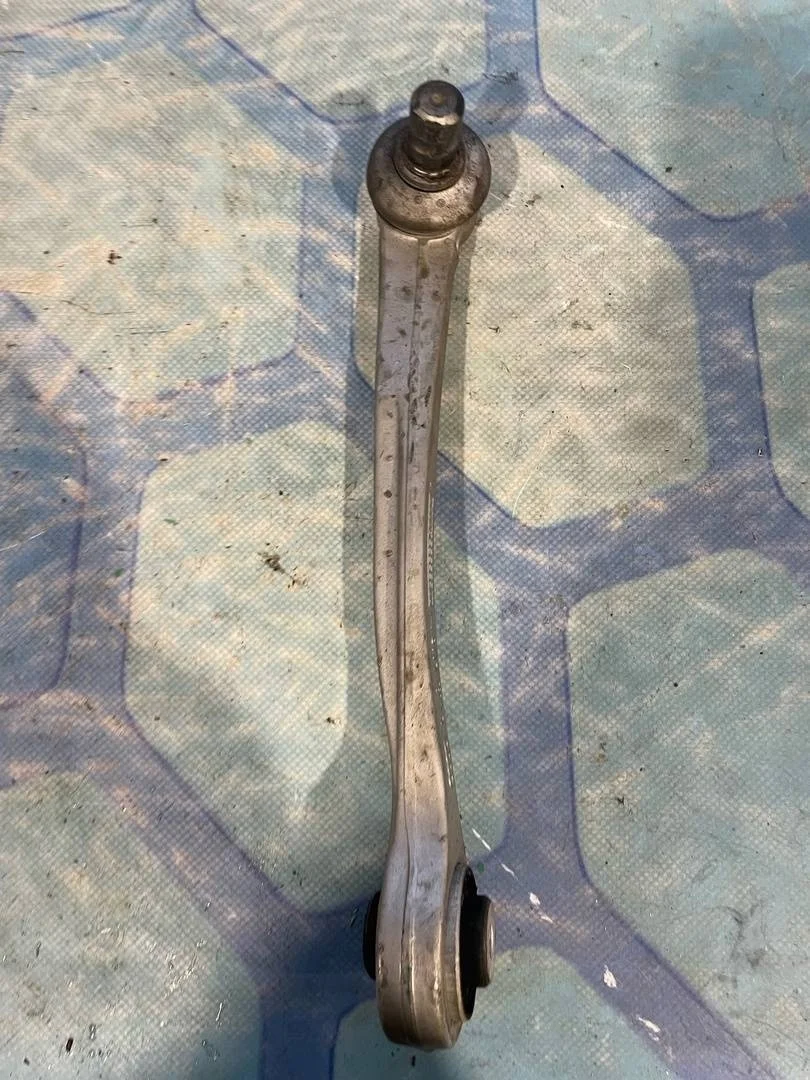 Рычаг передний верхний левый Audi A8 2011 4H