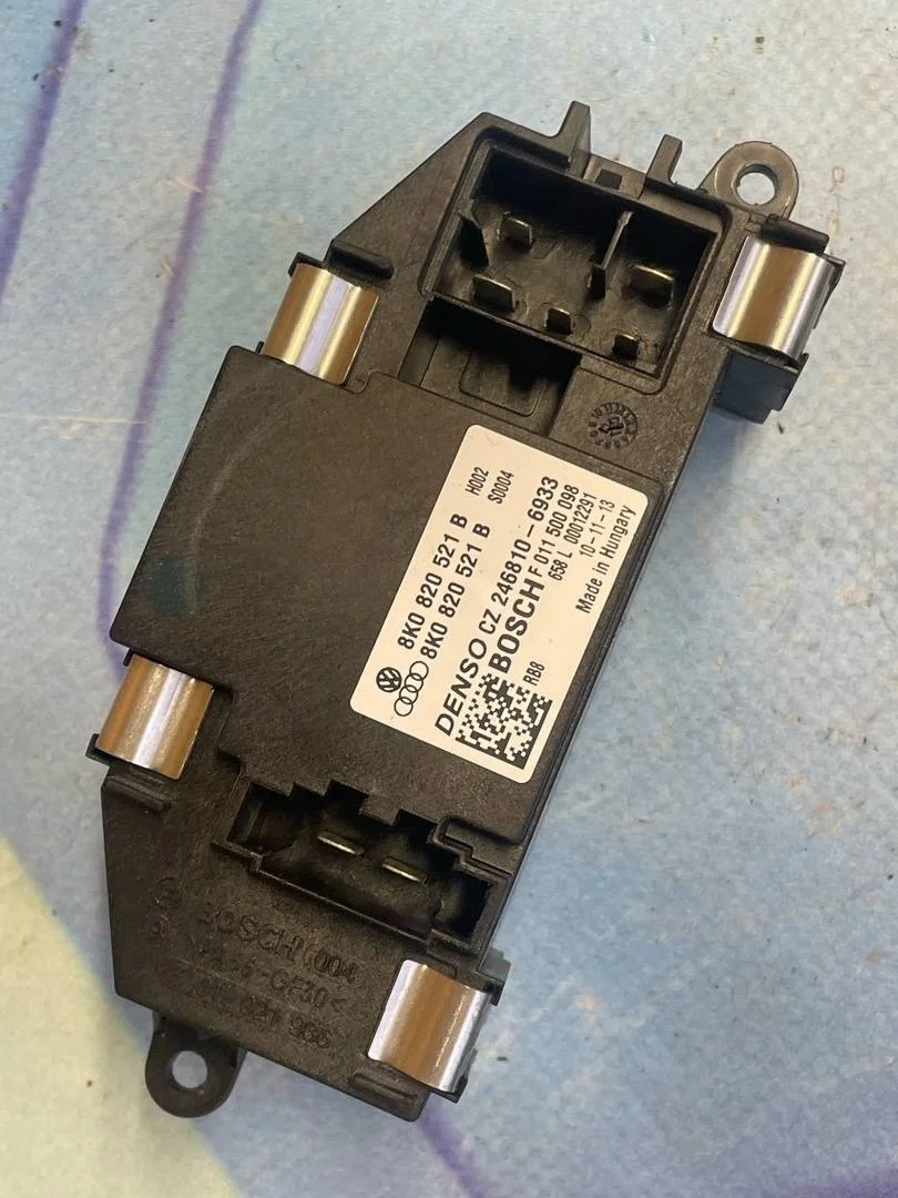 Регулятор отопителя печки Audi A8 2011 4H