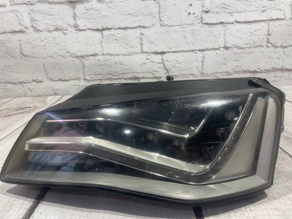 Фара левая Audi A8 2011 4H