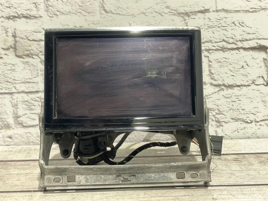 Дисплей информационный Audi A8 2011 4H