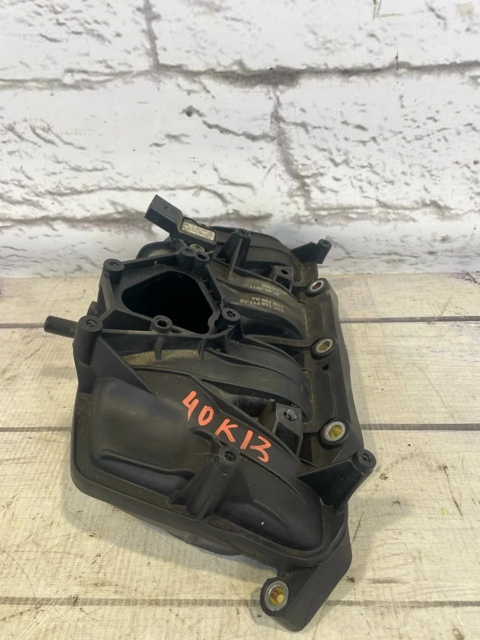 Коллектор впускной VW Tiguan 1 2011