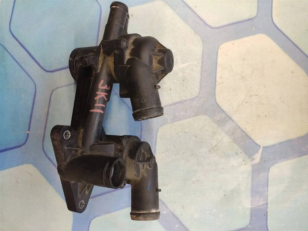 Корпус термостата VW Golf 6 2012