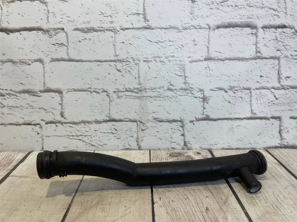 Патрубок Skoda Yeti 2012