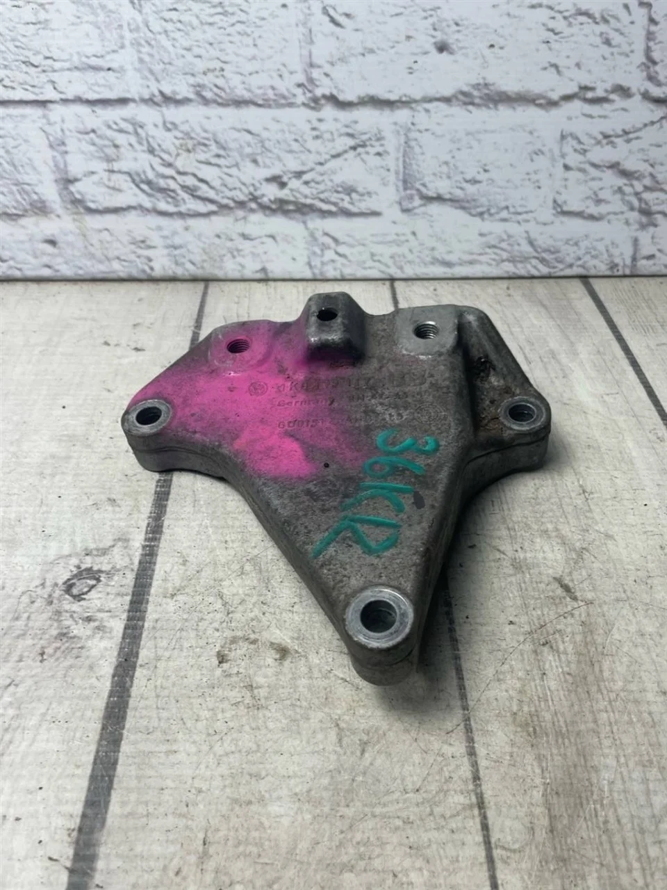 Кронштейн кпп Skoda Yeti 2012