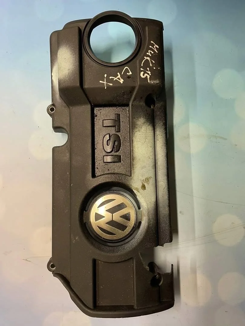 Накладка двигателя декоративная VW Golf 6 2012