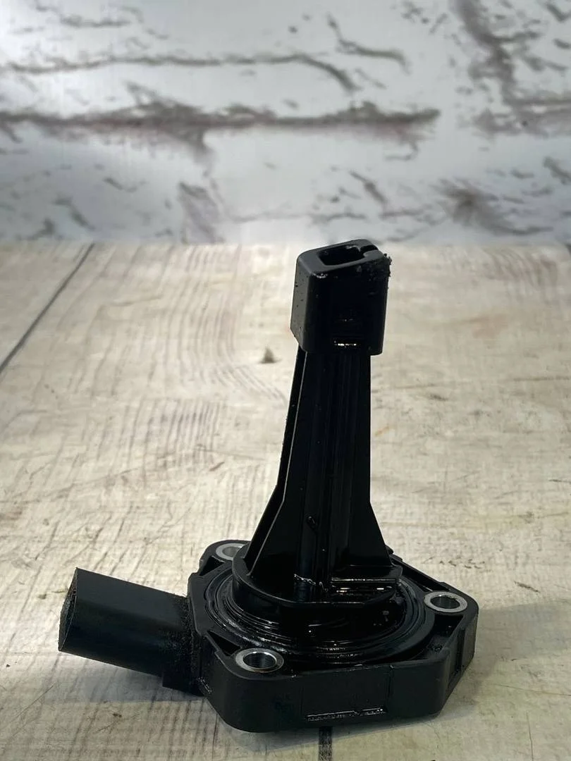 Датчик уровня масла Audi Q3 2013 8U