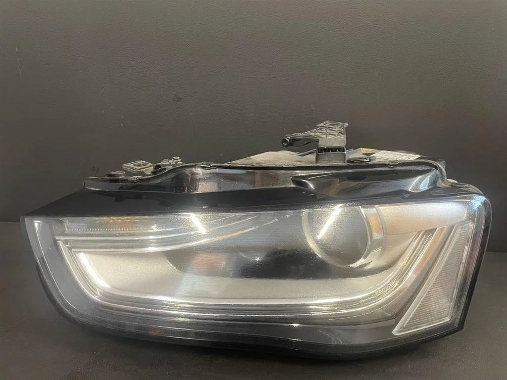 Фара левая ксенон Audi A4 2013 B8