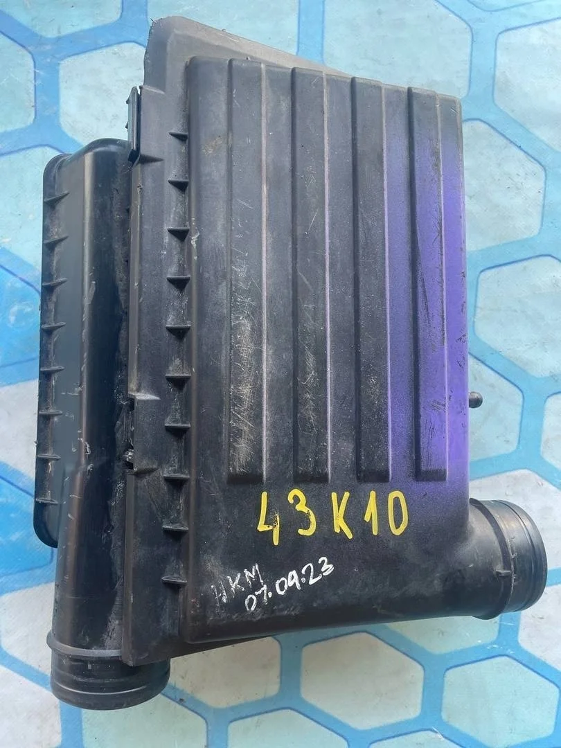 Корпус воздушного фильтра Skoda Octavia 2014 A7