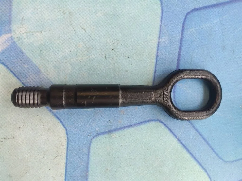 Крюк буксировочный Audi A7 2014