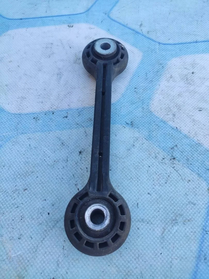 Стойка стабилизатора переднего Audi A7 2014