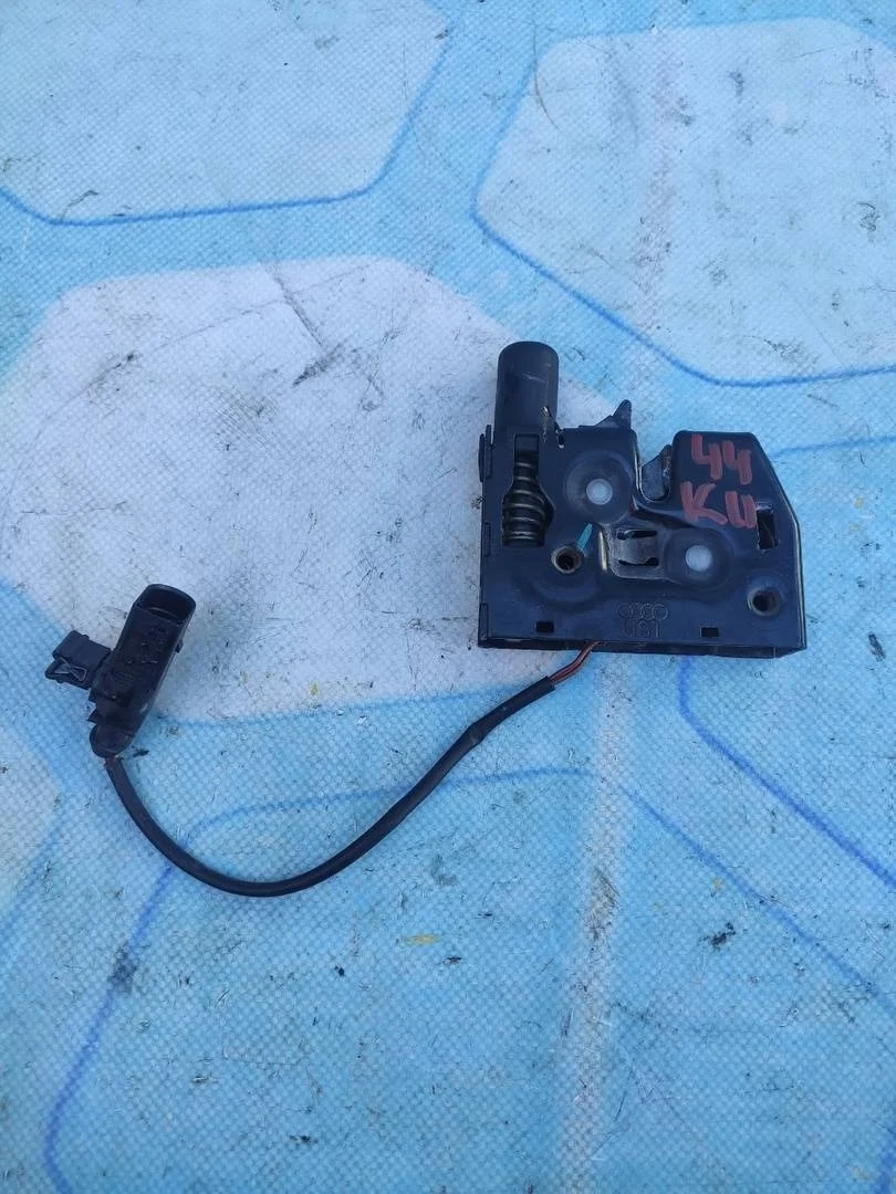 Замок капота Audi A7 2014