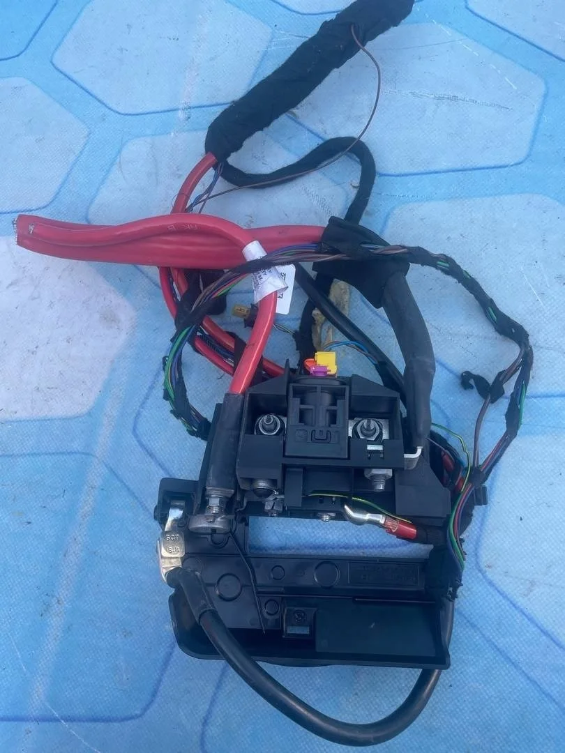 Пиропатрон акб Audi A7 2014