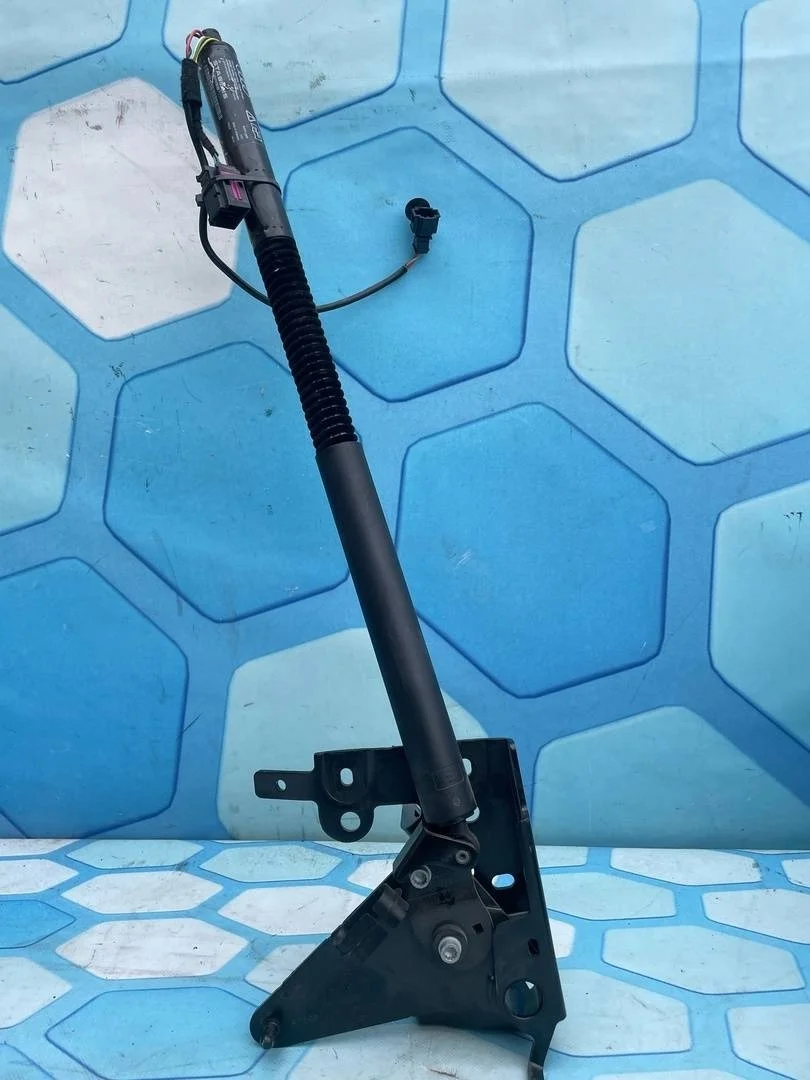 Амортизатор крышки багажника левый Audi A7 2014