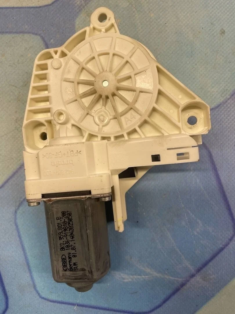 Моторчик стеклоподьемника передний левый Audi A7 2014