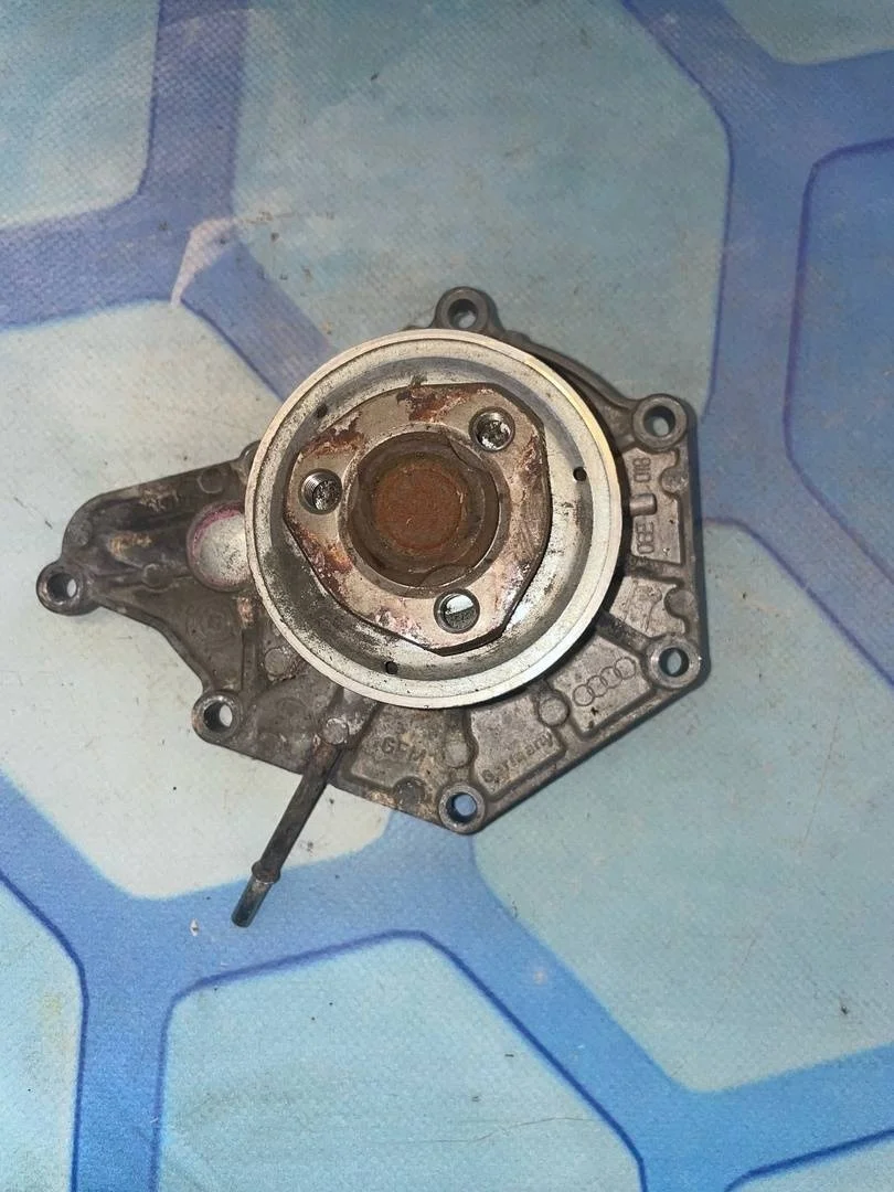 Помпа Audi A7 2014