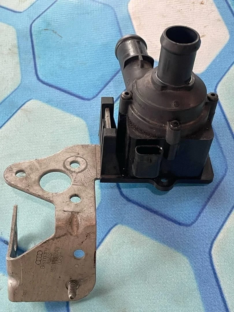 Насос водяной дополнительный Audi A5 2014 S5