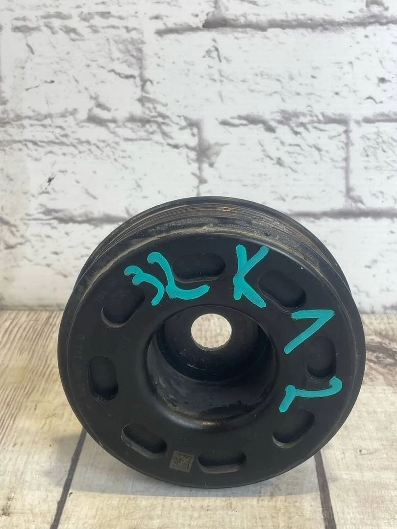 Шкив коленвала Audi A3 2015 8V