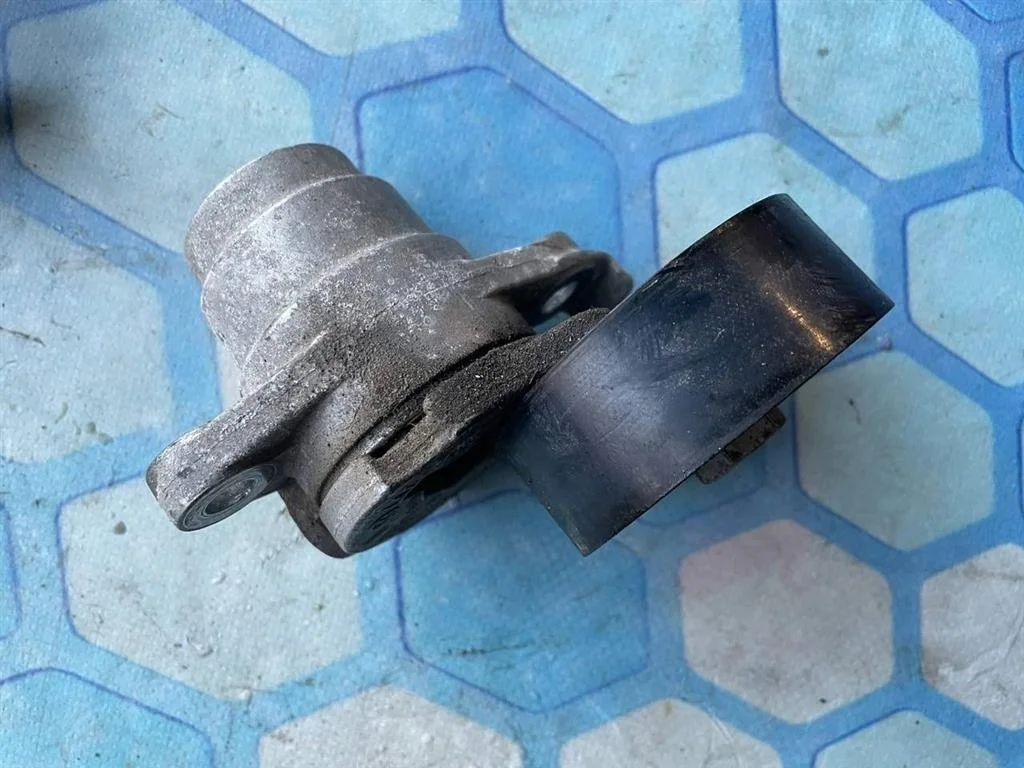 Натяжитель приводного ремня Audi A3 2016 8V