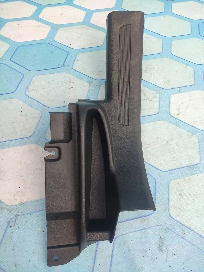 Накладка порога внутренняя задняя правая VW Tiguan 2 2018