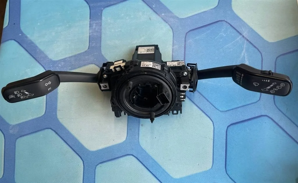 Подрулевой переключатель сборе VW Tiguan 2 2018