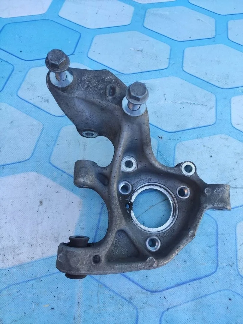 Кулак поворотный задний правый VW Tiguan 2 2018