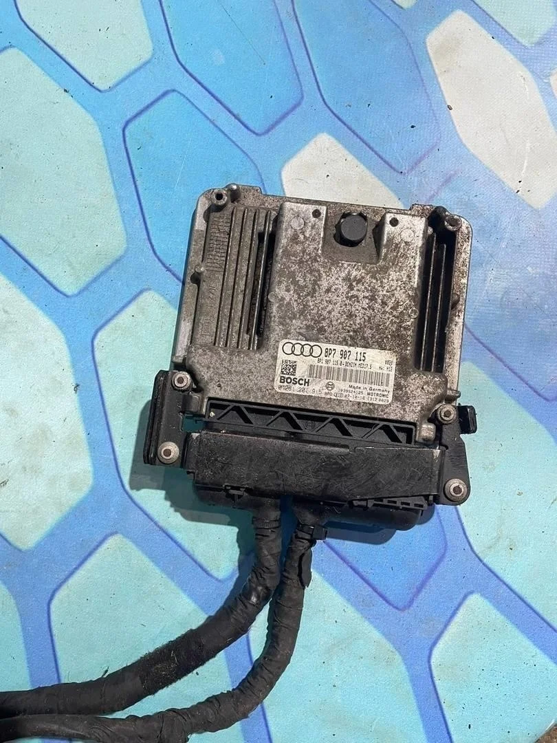 Блок управления двигателем Audi A3 2003-2013 8P1