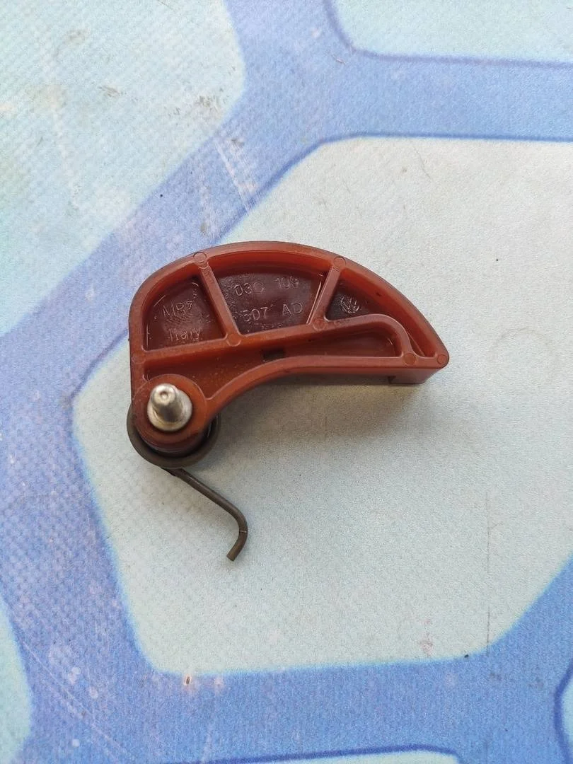 Натяжитель цепи масляного насоса Audi A3 2003-2013 8P1