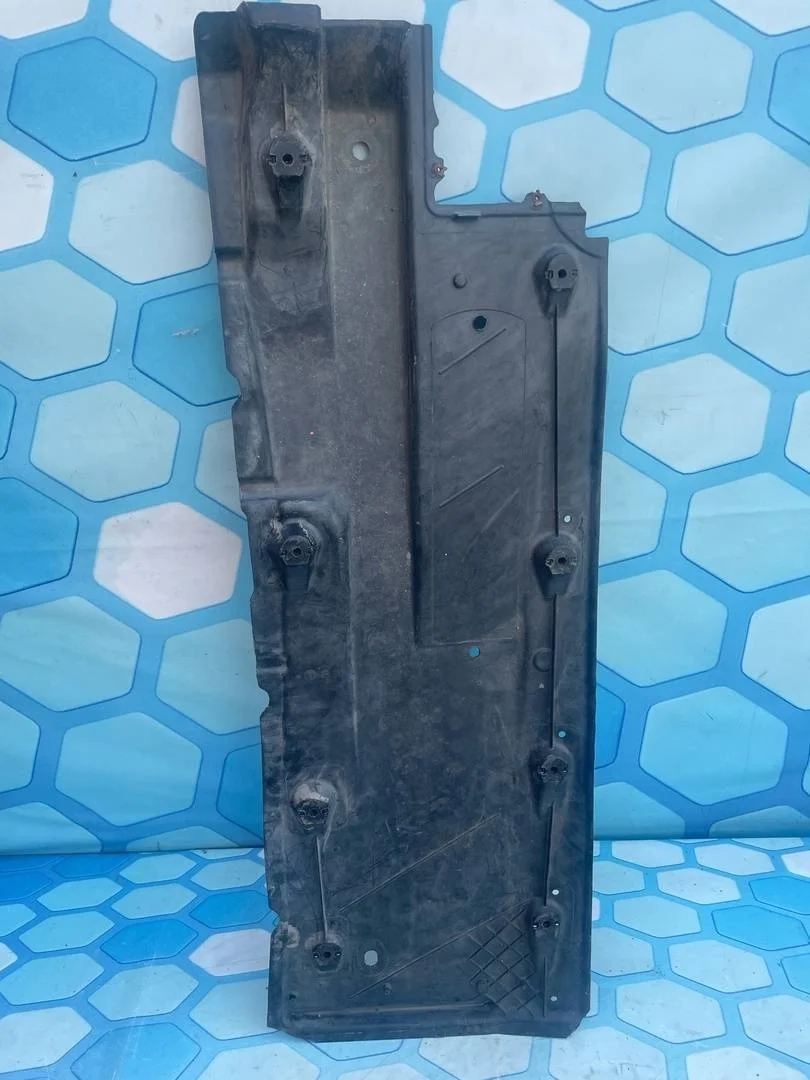 Защита днища правая Audi A3 2003-2013 8P1