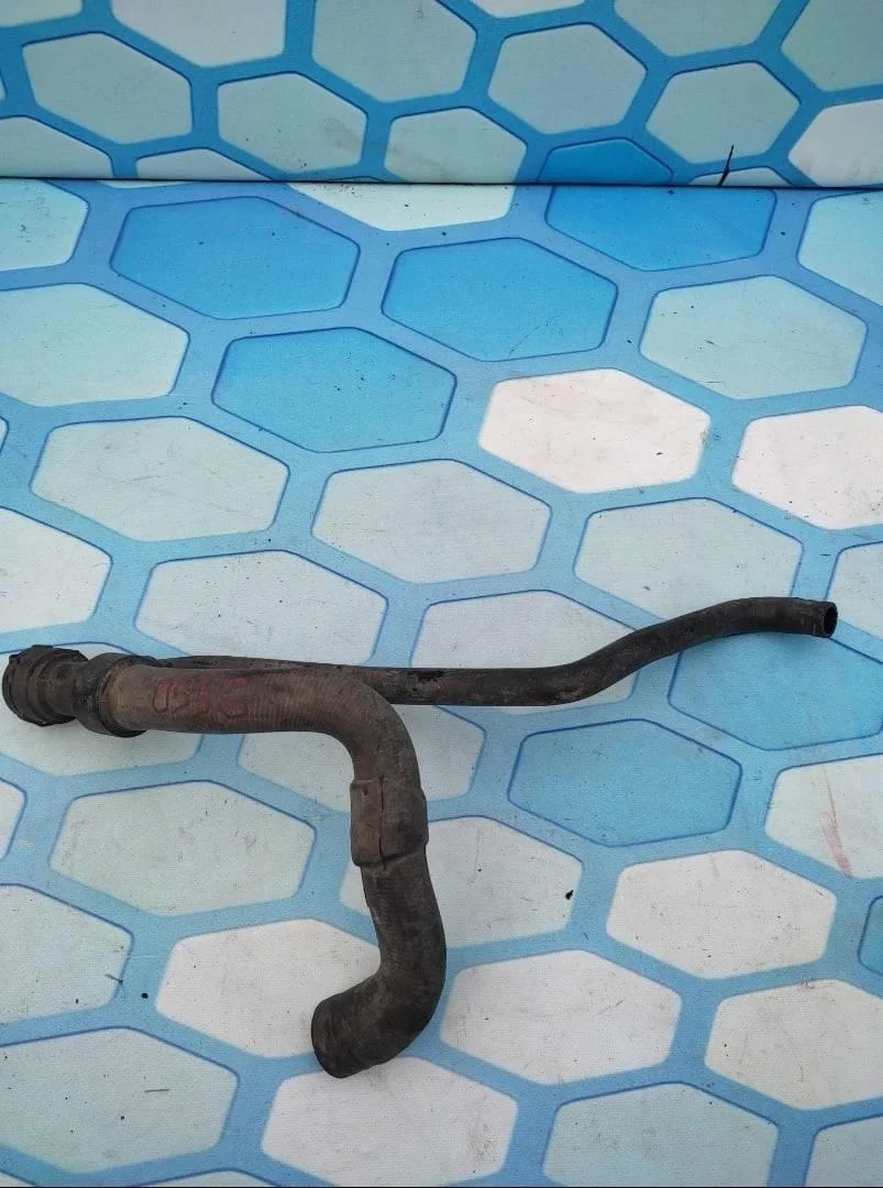 Патрубок радиатора Audi A4 1994-2001 B5