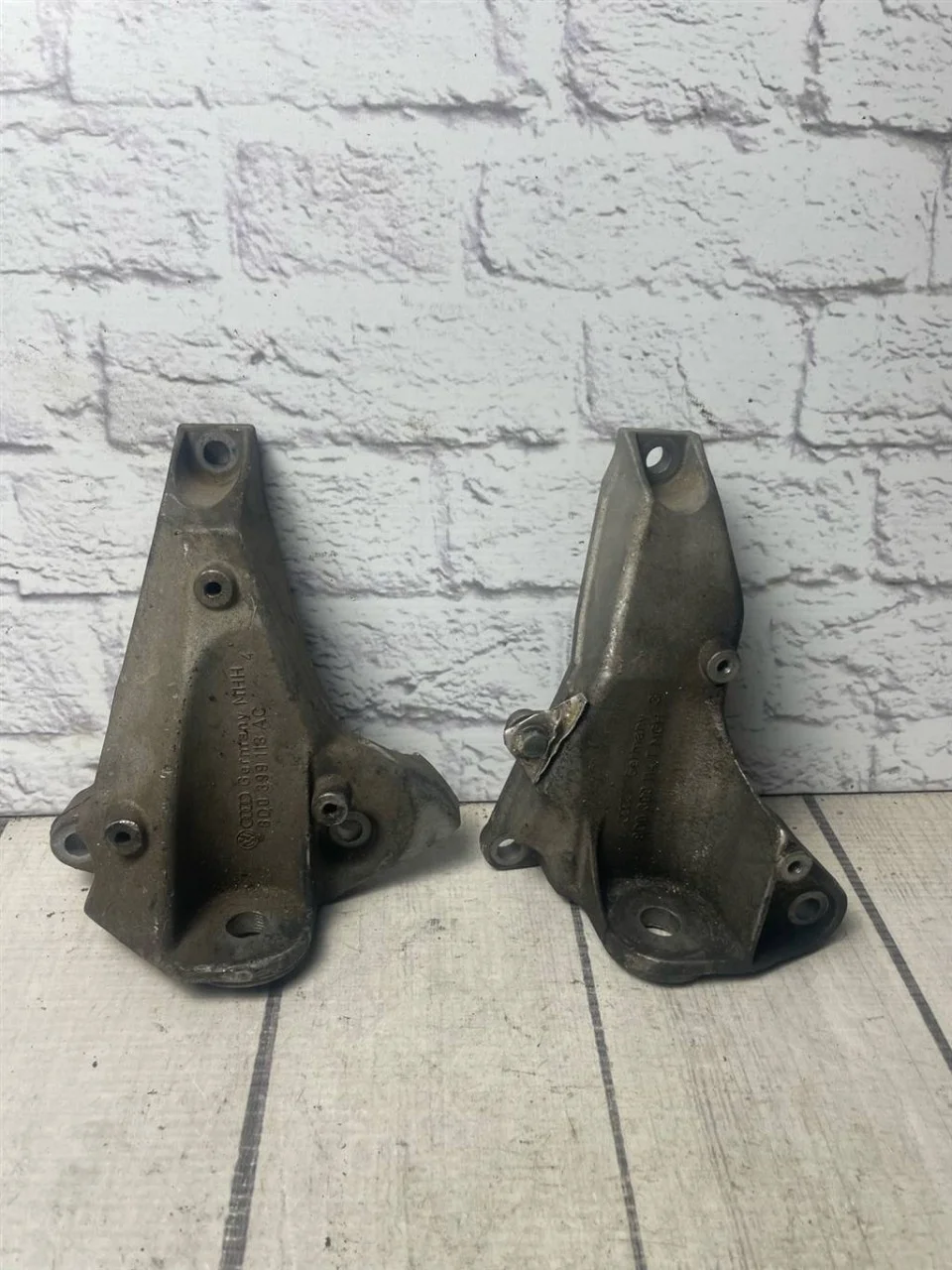 Кронштейн кпп Audi A4 1994-2001 B5