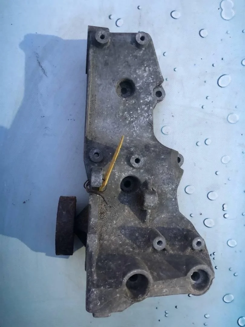 Кронштейн генератора Audi A4 2000-2004 B6