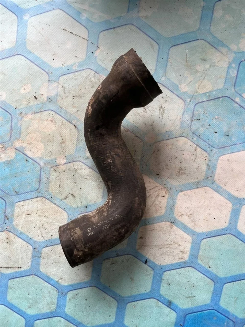 Патрубок интеркулера Audi A4 2000-2004 B6