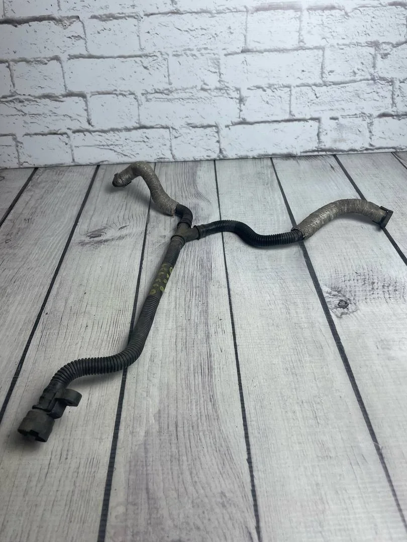 Патрубок системы вентиляции картера Audi A4 2000-2004 B6