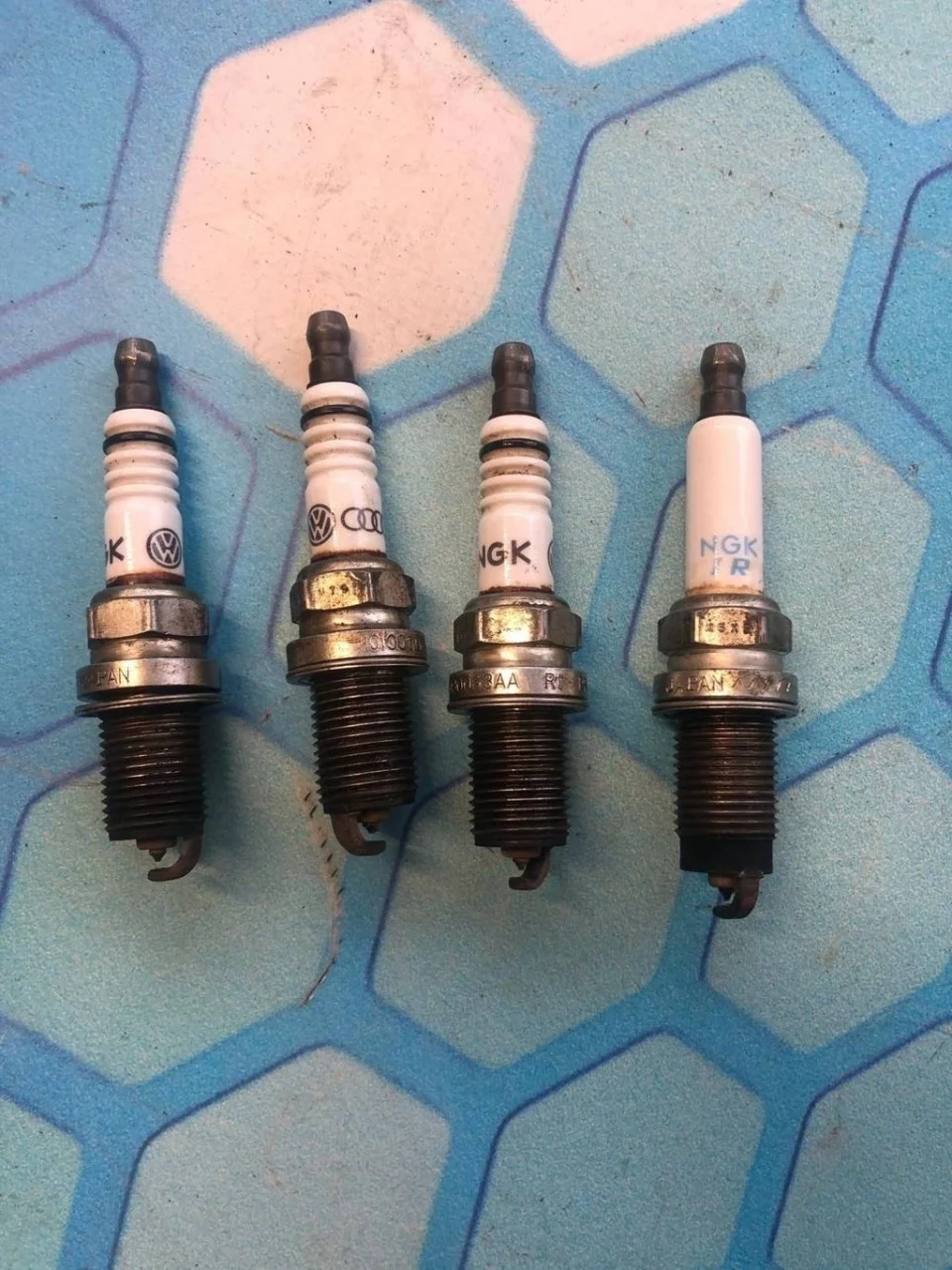 Свеча зажигания Audi A4 2005-2007 B7