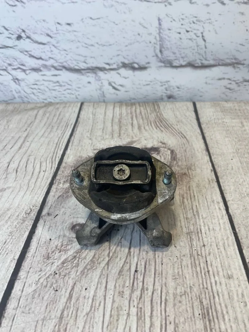 Кронштейн кпп Audi A4 2005-2007 B7