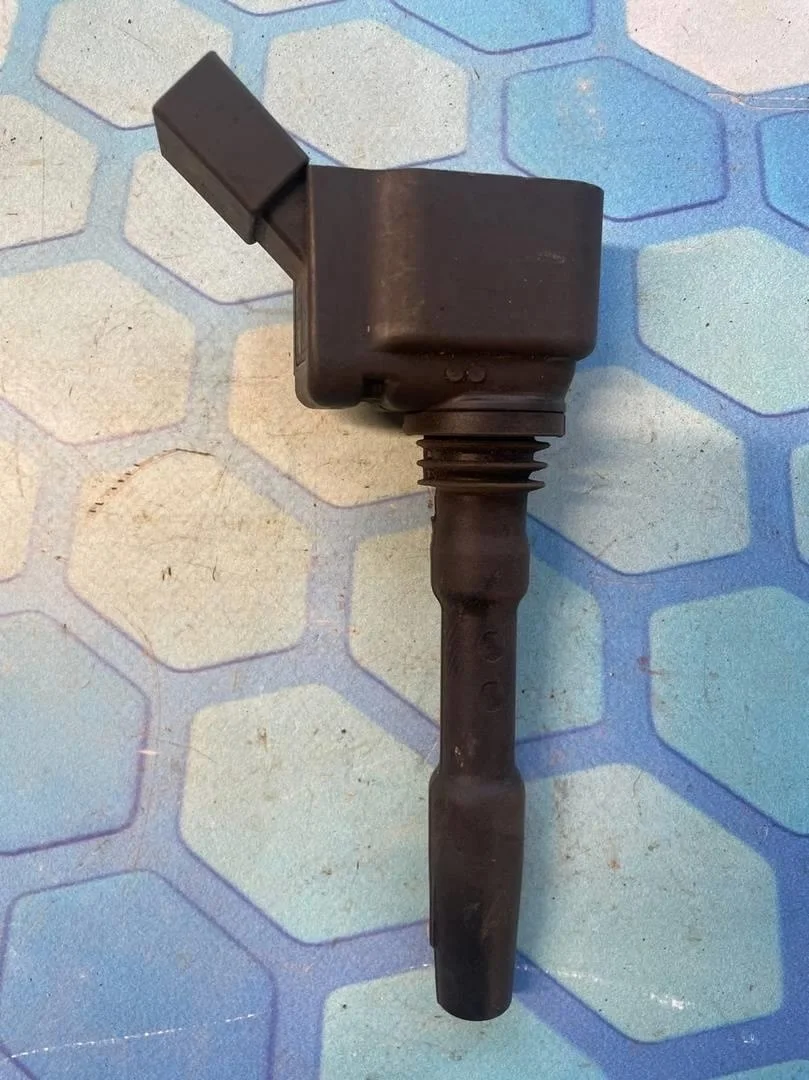 Катушка зажигания Audi A4 2007-2015 B8