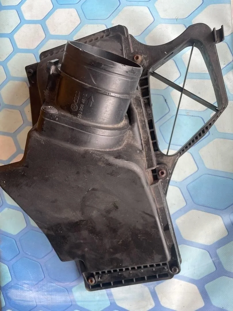 Корпус воздушного фильтра Audi A4 2007-2015 B8