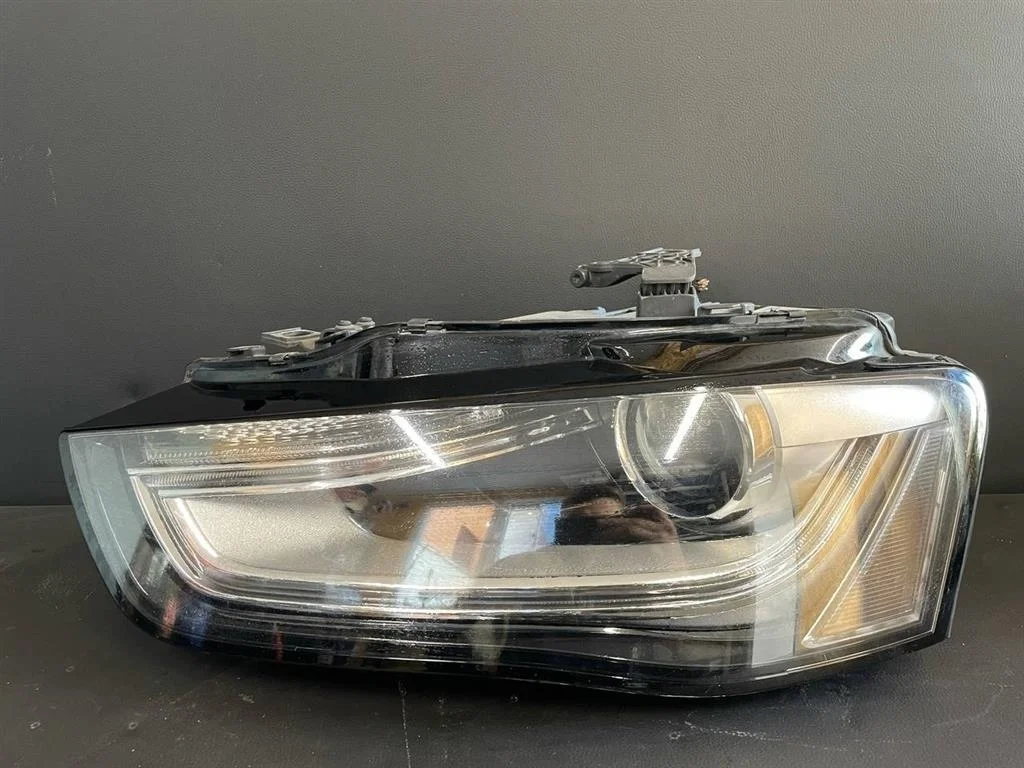 Фара левая ксенон Audi A4 2007-2015 B8