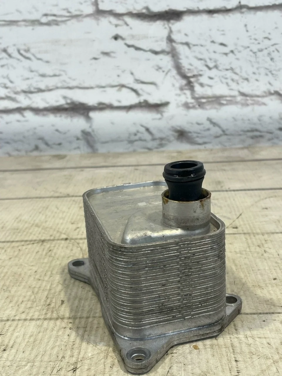 Радиатор масляный Audi A4 2015-.в. B9