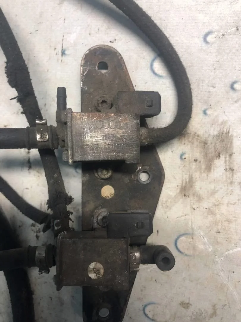 Клапан электромагнитный Audi A6 1997-2004 C5