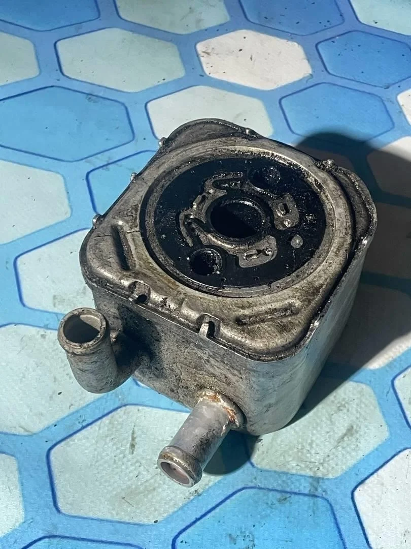 Радиатор масляный Audi A6 1997-2004 C5