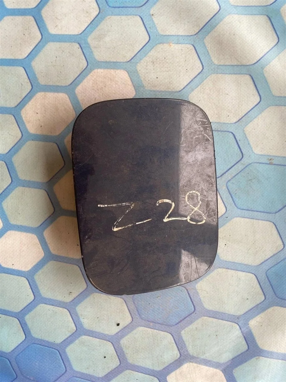 Крышка лючка бензобака Audi A6 1997-2004 C5