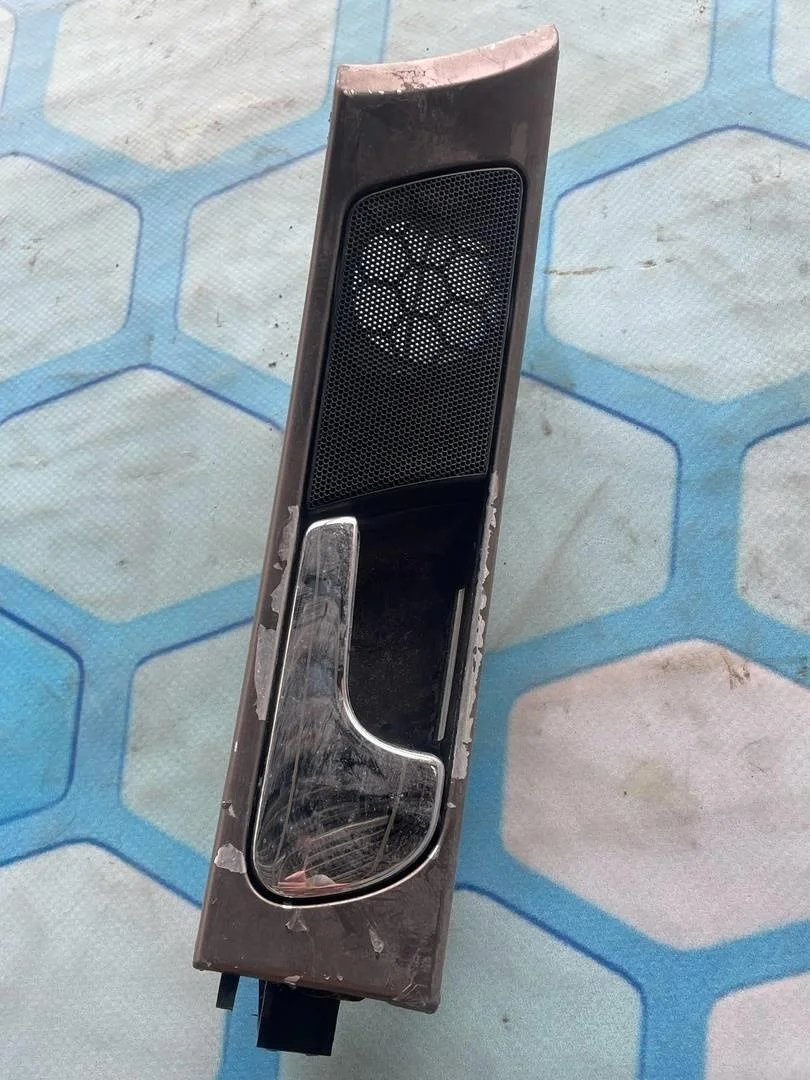 Ручка двери внутренняя передняя правая Audi A6 1997-2004 C5