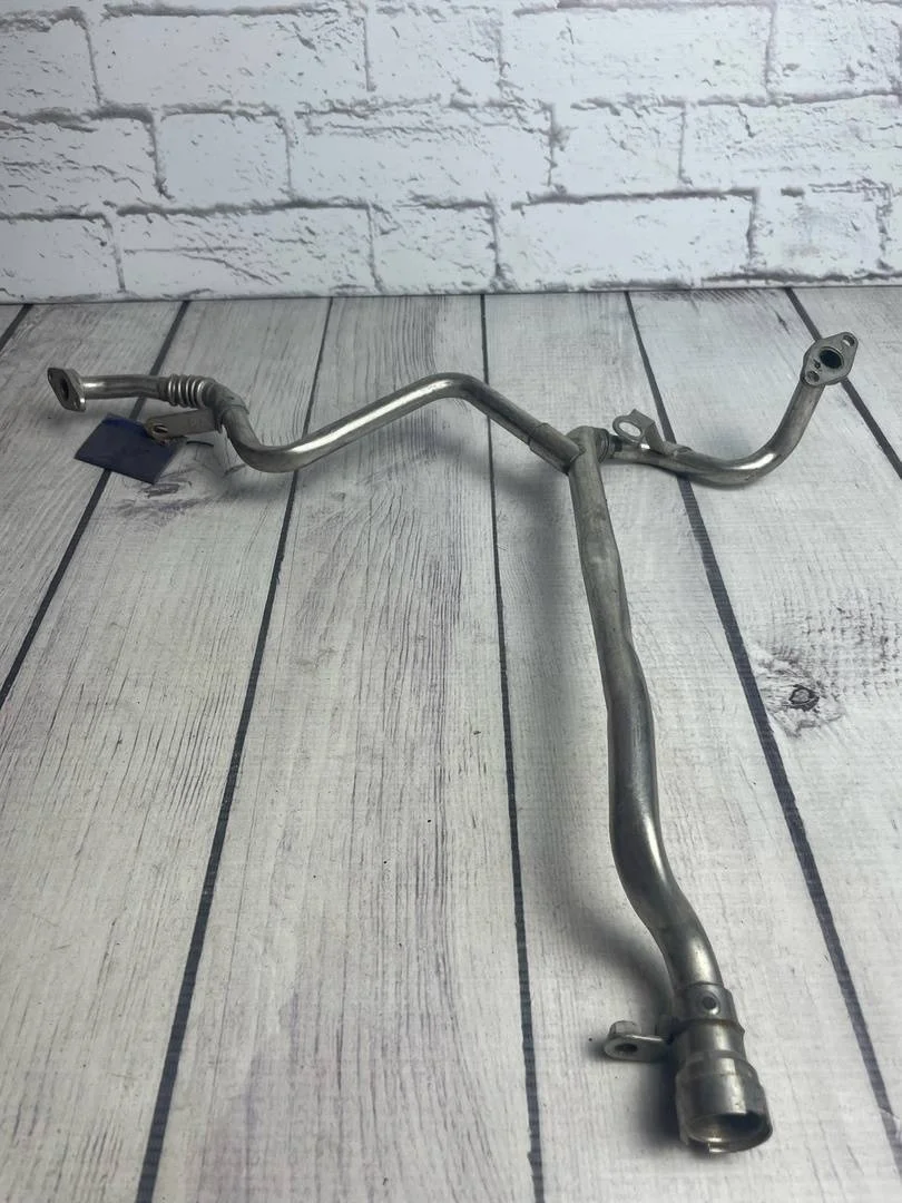 Патрубок системы вентиляции картера Audi A6 1997-2004 C5