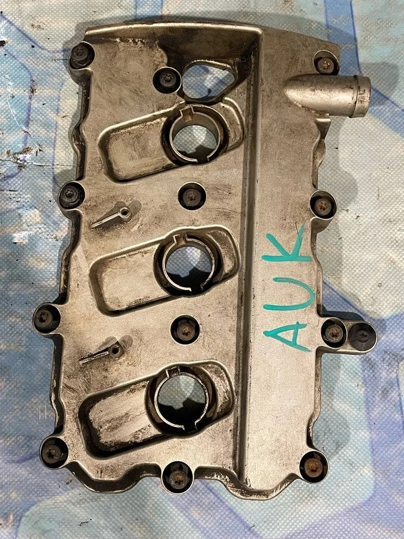 Клапанная крышка Audi A6 2004-2011 C6