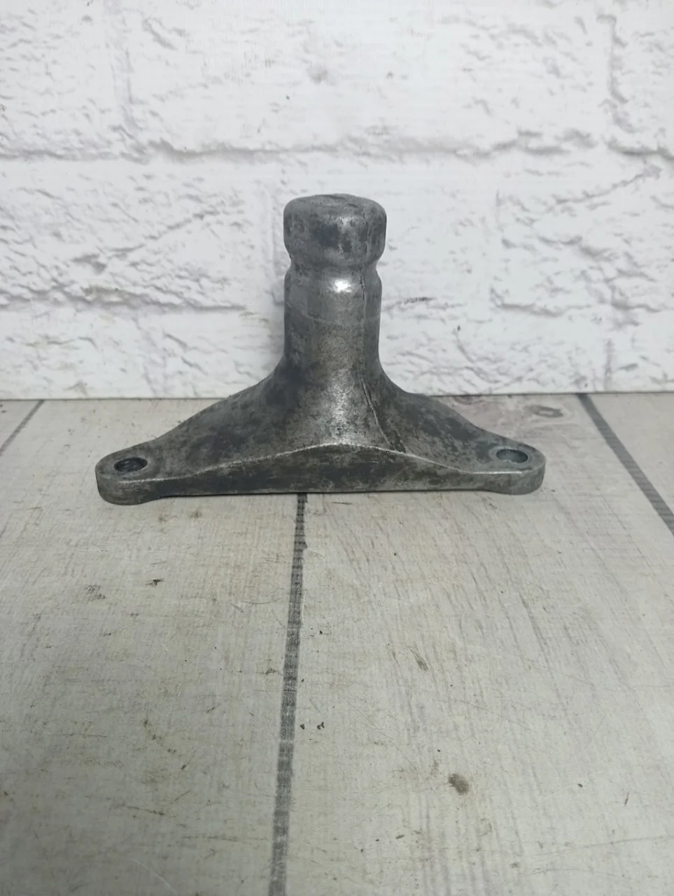 Кронштейн двигателя Audi A6 2004-2011 C6