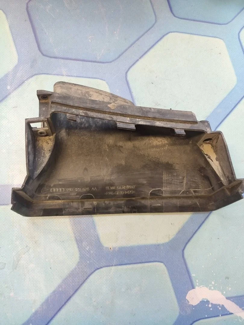 Воздуховод Audi A8 2010-2017 4H