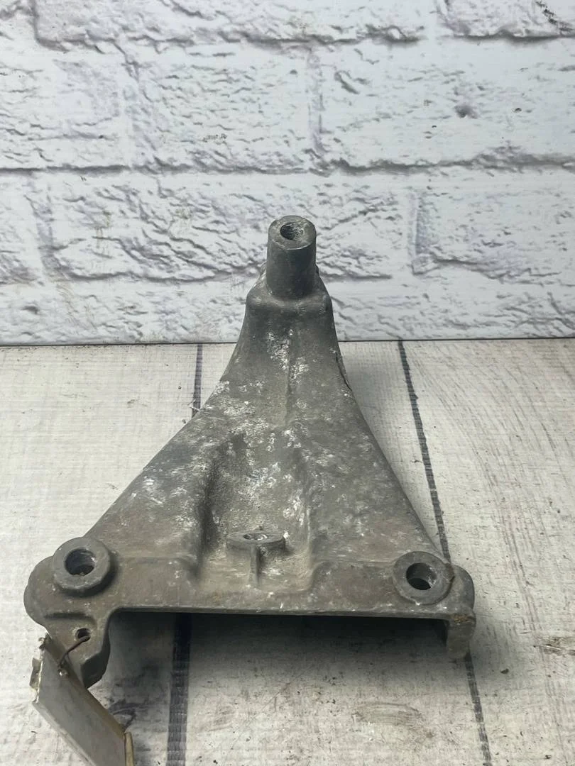 Опора двигателя Audi A8 1998-2003 D3